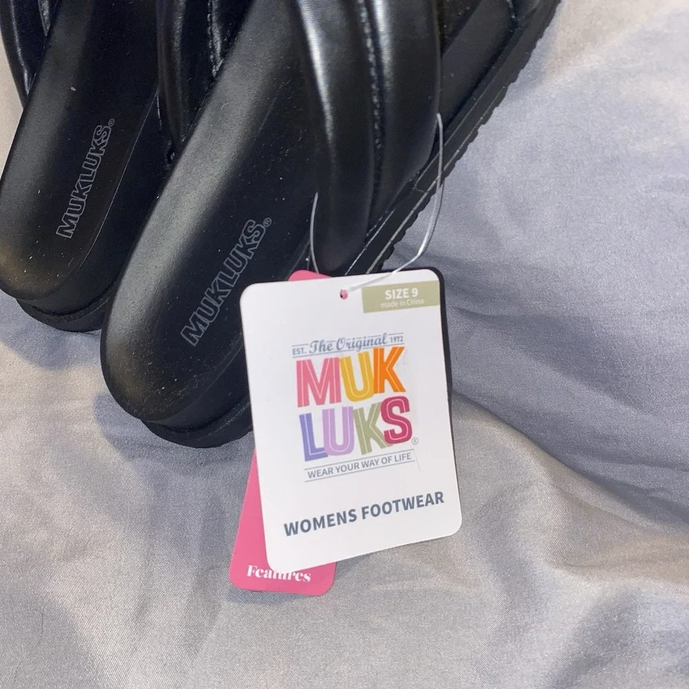 NEW MUK LUKS Puffy Strap Slide Sandals Tidal Wave Black,9 With Tags